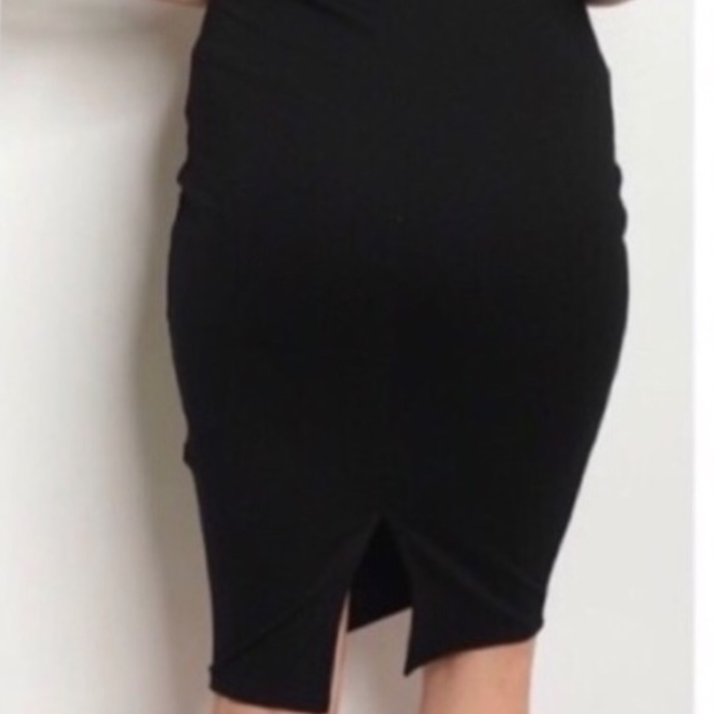 BLACK PEARL DETAIL HALTER MIDI DRESS - Picture 6 of 8